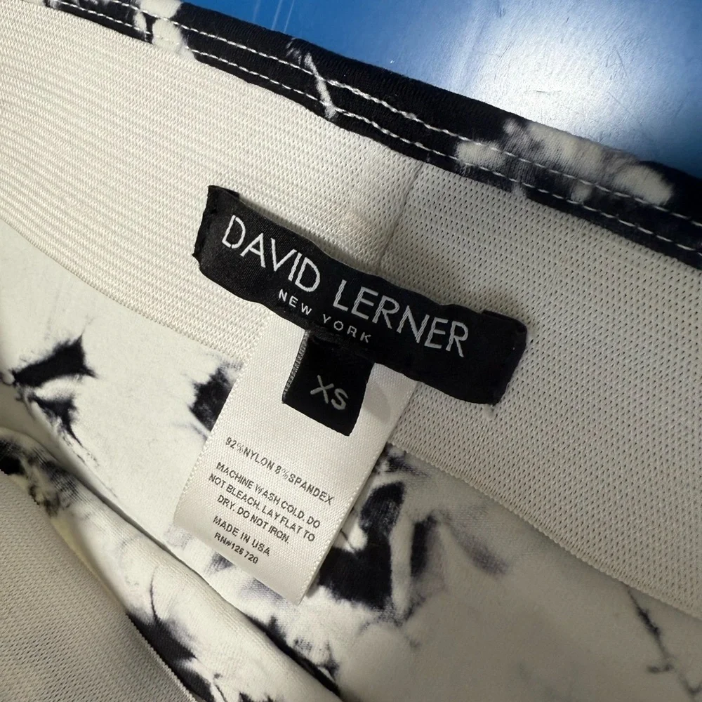 David Lerner Pencil Skirt. Size XS. Pristine Condition. - Picture 2 of 5